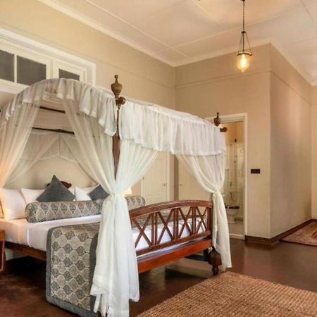 Castle Hill Bungalow Канди Екстериор снимка